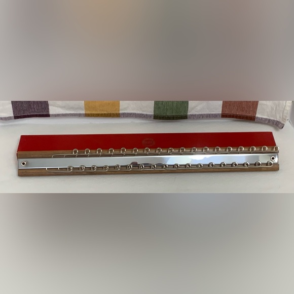 VINTAGE HICKOK WALL MOUNT WOOD BRASS TIE RACK - Picture 3 of 7